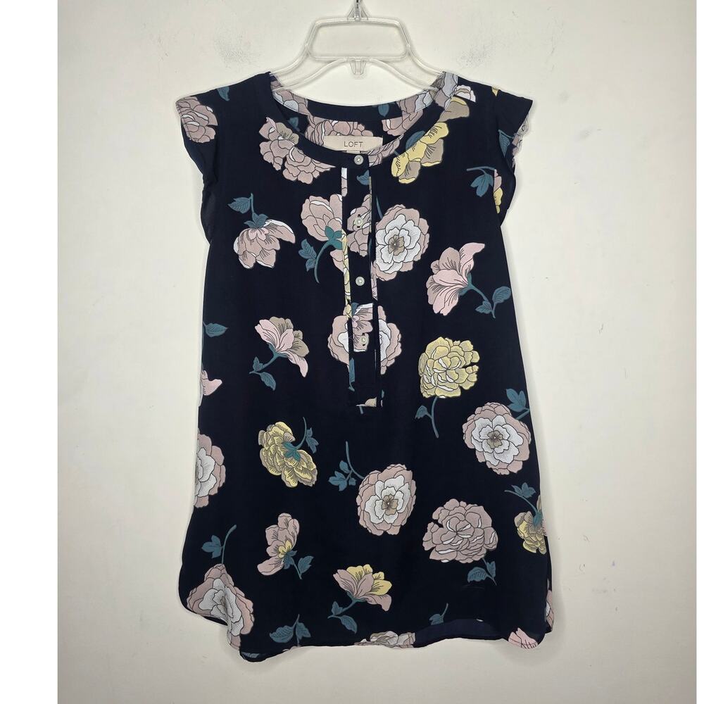 Ann Taylor Loft blue floral cap sleeve blouse button details - small